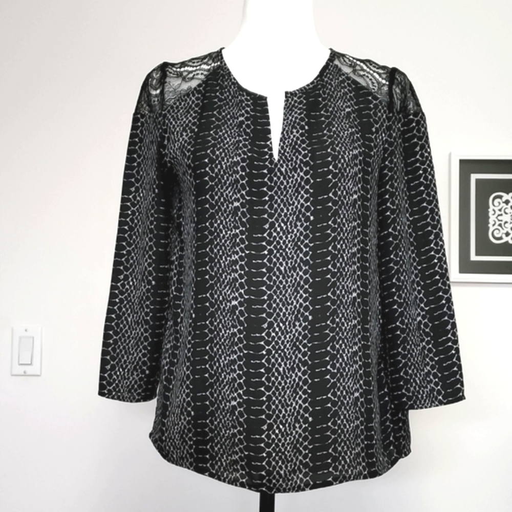 Dex 3/4 Sleeve Snakeskin Top with Lace Detail